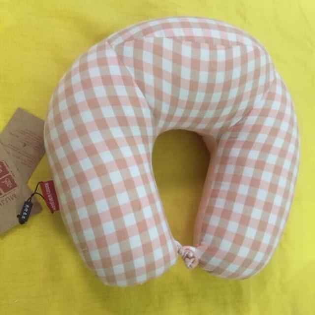 vn-11134201-23030-tz23f839c7nv69 gối cổ chữ u